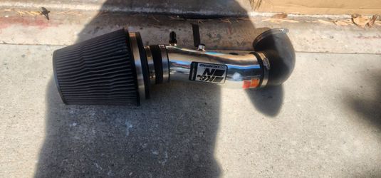K & N air intake for a 5.7 liter hemi engine