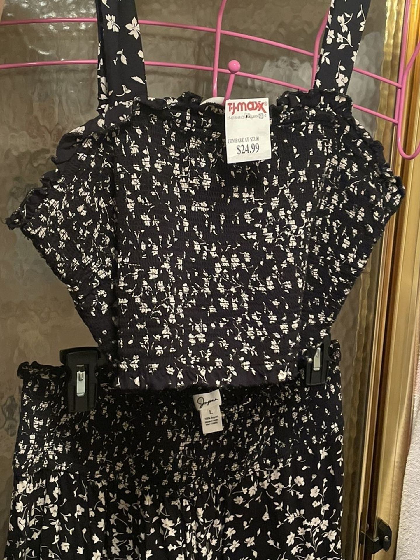 New Black & Beige Flowers Crop Top, Skirt & Scrunchie Set $25