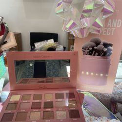 24 pc makeup brush set- 18 eyeshadow palette