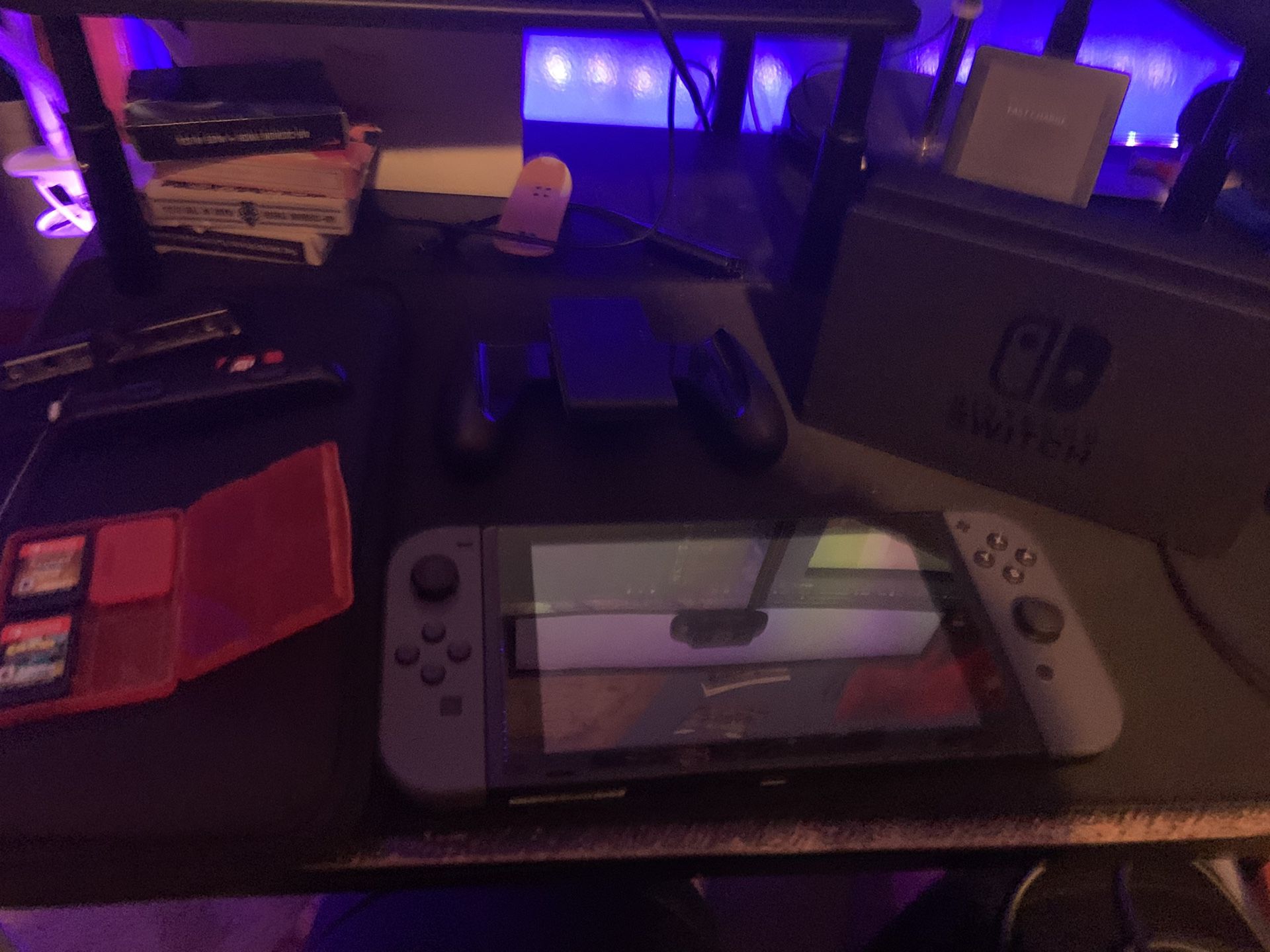 OG NINTENDO SWITCH - 32GB, Hac-001 Comes with 3 games, case, screen protector