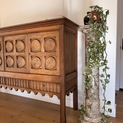 Vintage marble pillar 