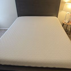 Néctar Queen mattress - Like New! 