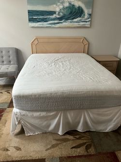 🌴 Complete Queen Bedroom Set – Solid Wood – Mattress Included – $1,100 OBO 🌴