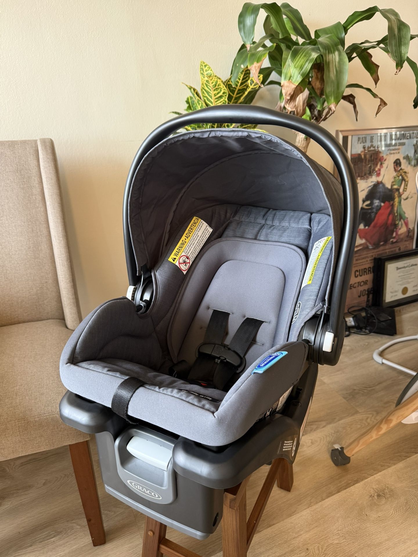 Graco SnugRide 35 Lite Infant Car Seat + Base