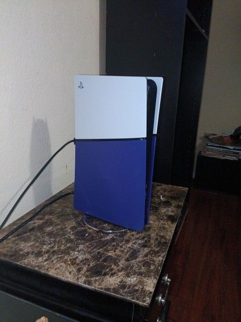 PlayStation 5 Slim.