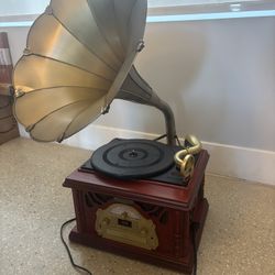 Vinyl Player With Gramophone Design