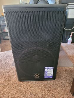 Yamaha DSR115 Powered Speakers