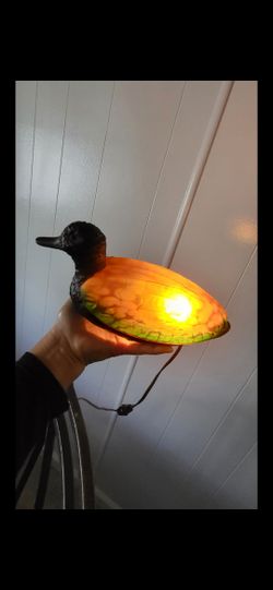 Vintage Duck Night Lamp. Lights Up Beautifully With Green and Amber