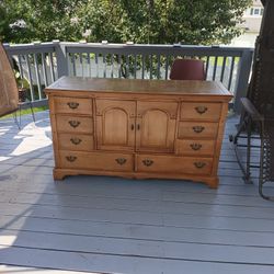 Big Size Dresser In Beautiful Condition 