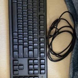 Razer Ornata Gaming Keyboard (Mecha-Membrane) - Great Condition