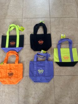🎃👻 Trader Joe’s Halloween Tote Bags – BRAND NEW! 🧡🖤