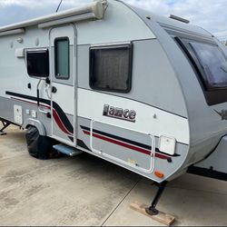 For Sale: 2018 Lance Travel Trailer Ultra Light Edition 1575 – Like New!