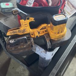 dewalt band saw DCS371