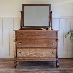 Antique Tiger Oak Dresser w/ Mirror (Vanity) | Circa 1890–1910