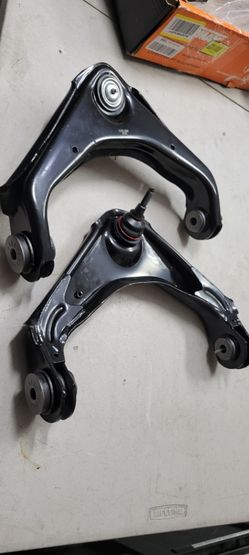 2001-----2013 Chevy Silverado 2500, 3500 HD/Hummer H2 Upper Control Arms