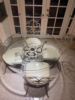 Round Glass Top Dining Table with 4 Chairs