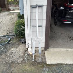 Crutches 