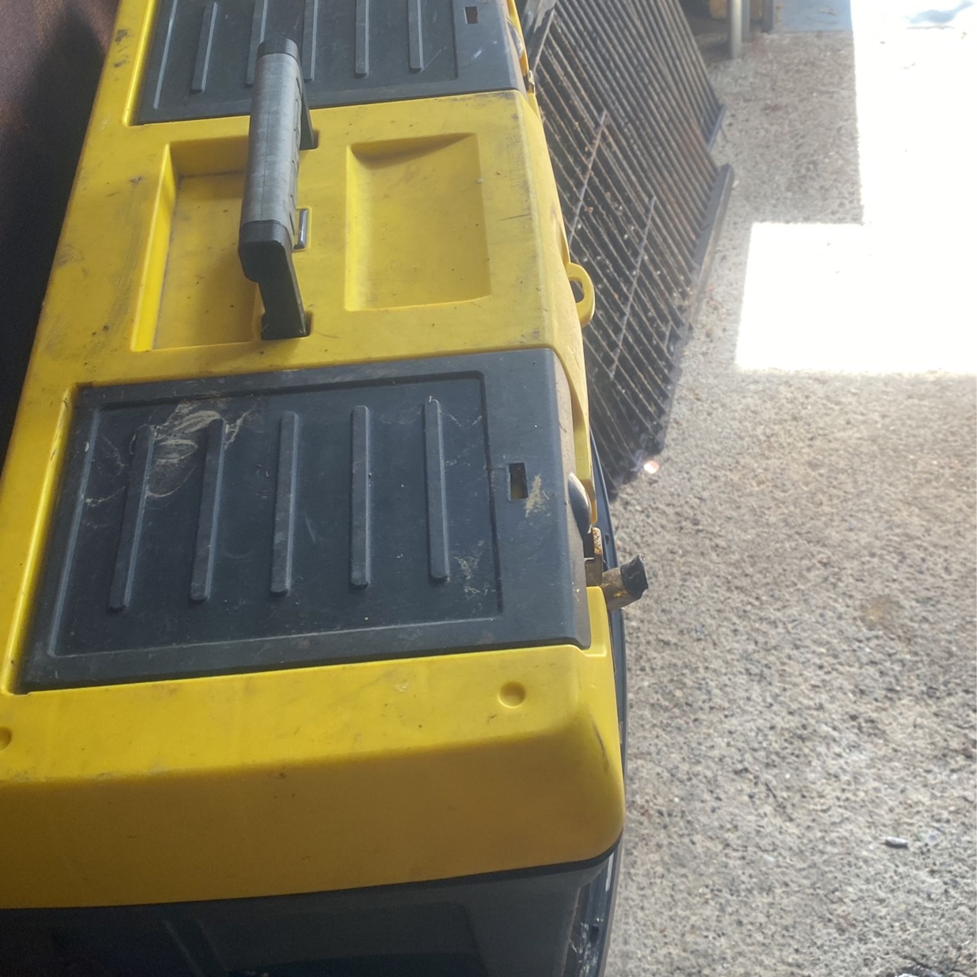 Very nice toolbox seven dollars