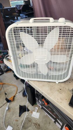 Lasko 20" 3-Speed Weather-Resistant Motor Box Fan