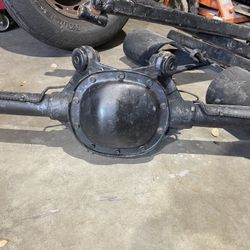 Monte Carlo Cutlass G Body 10 Bolt 7.5 Posi Rear End 