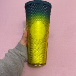 Ombré Studded Venti Starbucks Tumbler 🐠