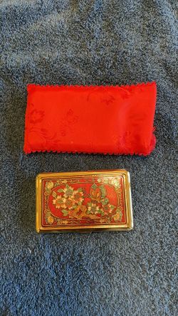 Money / Credit Card holder inlaid flower butterfly design.