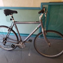 TREK 7300  Ulti Track.