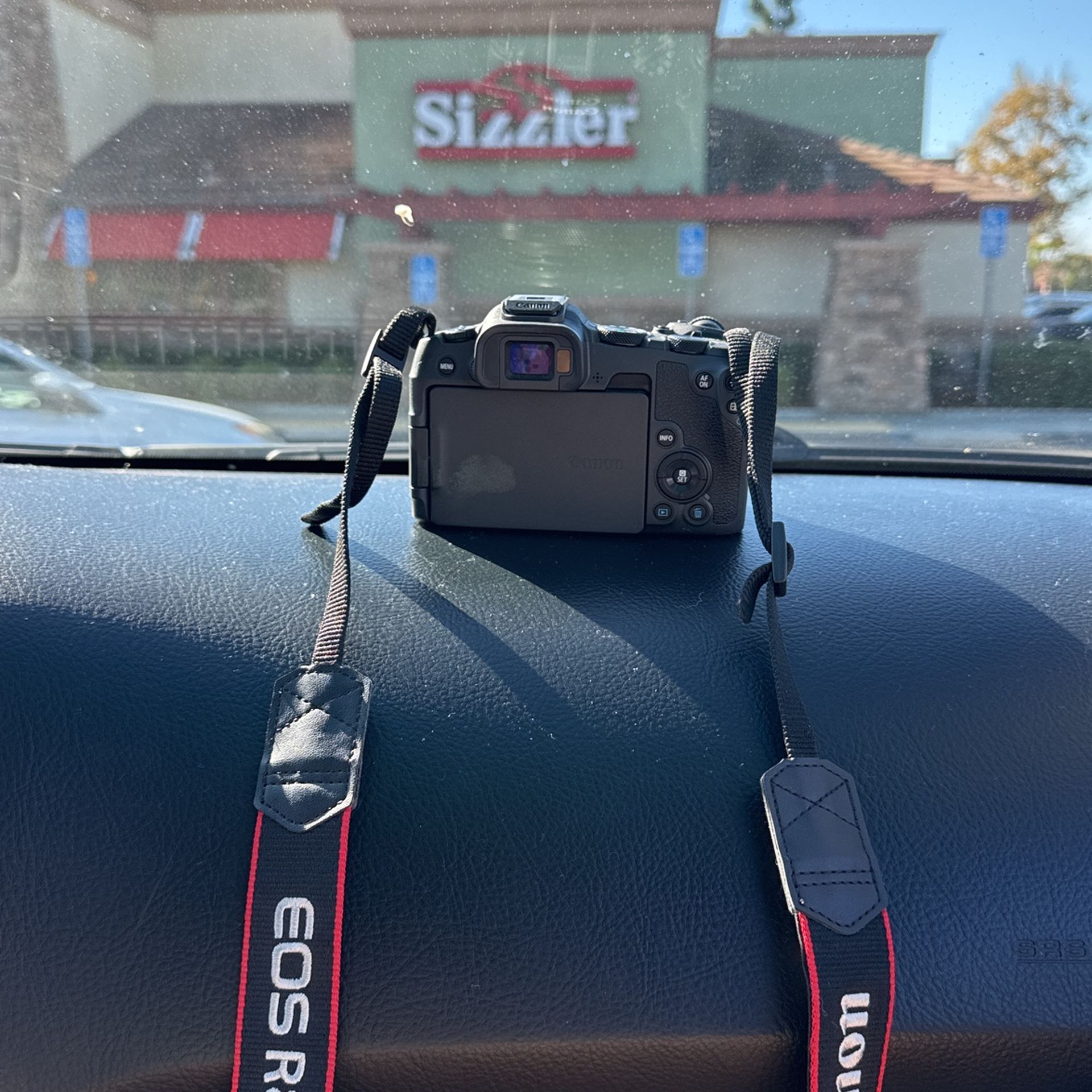 CANON  R8 with RF35mm Lens