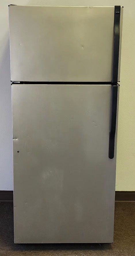 Hotpoint Refrigerator 18.2 Cu. Ft. Fridge Stainless Steel
