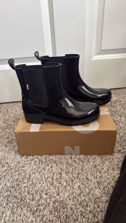 Women’s rain boots