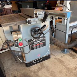 Delta Industrial Tablesaw 