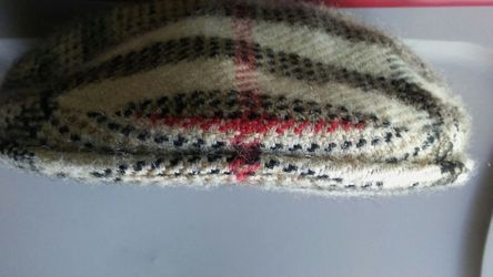 AUTHENTIC BURBERRY CAP