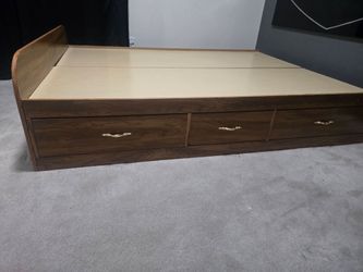Captains Bed/ Storage Bed  size: Full