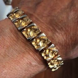 10k Gold Two tone Vintage Bracelet 71/2 Inches Long.