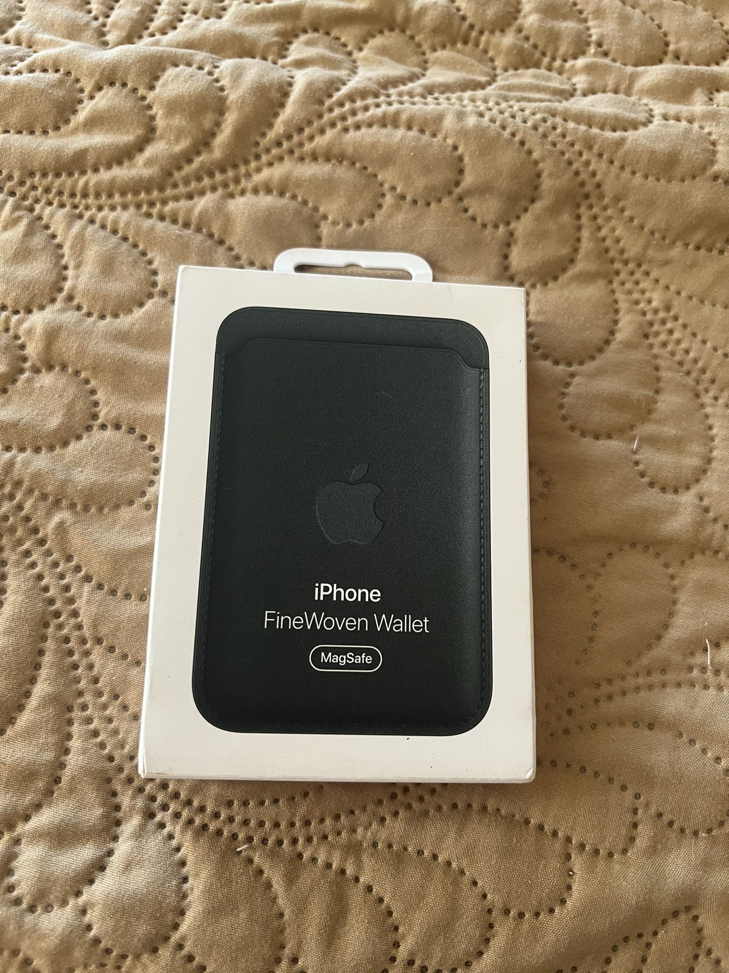 Apple - iPhone FineWoven Wallet with MagSafe - Evergreen