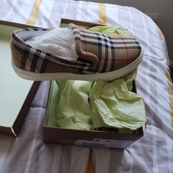 Burberry Brand New Never Been Worn