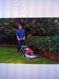 Lawn mower by Honda GCV 160CC with the bag for clippings