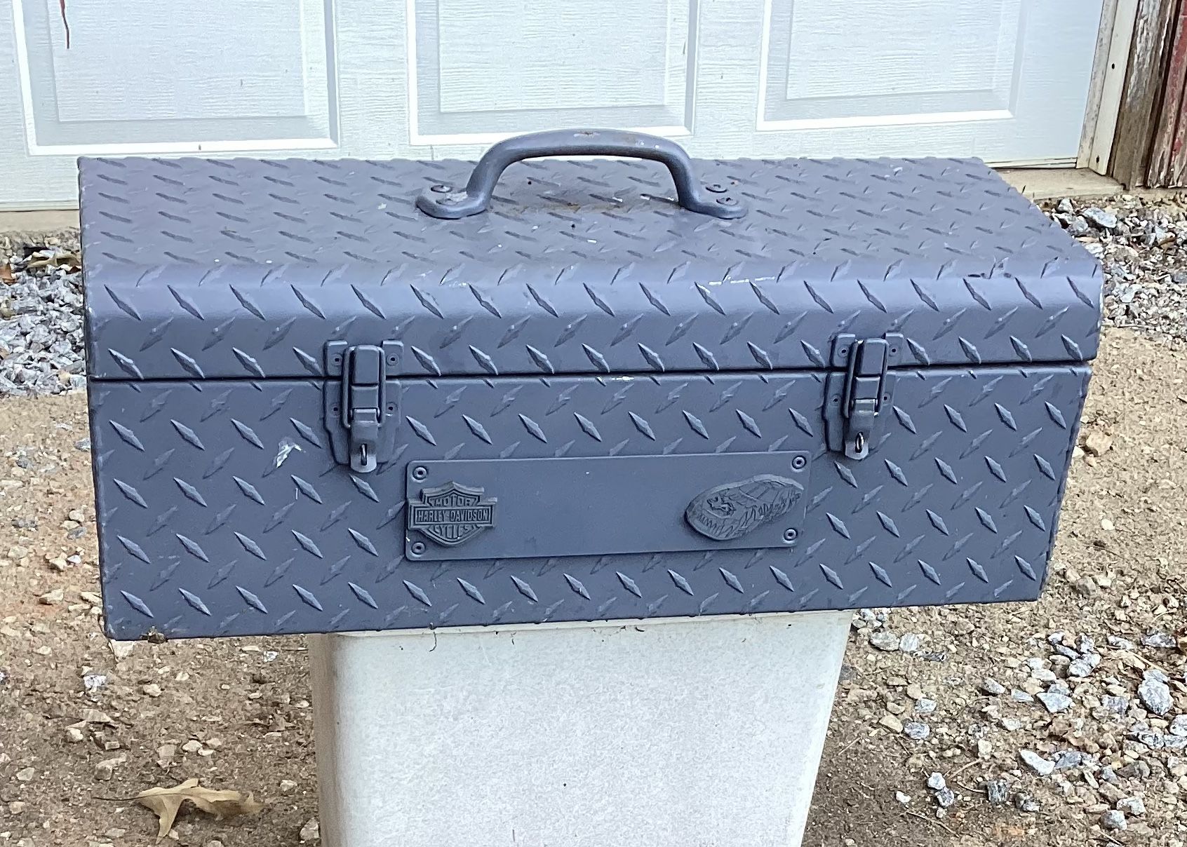 Diamond Plate tool box.