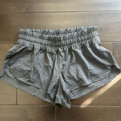 Lululemon Board Shorts - S6 