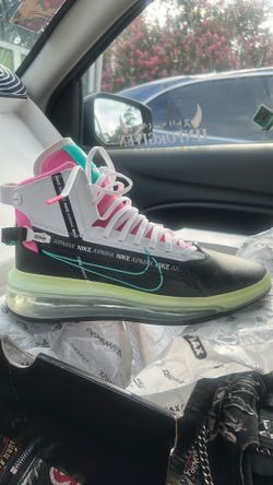 Nike air720 SIZE 9.5