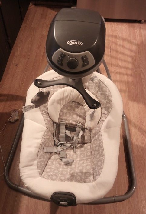Like New Graco Baby Swing