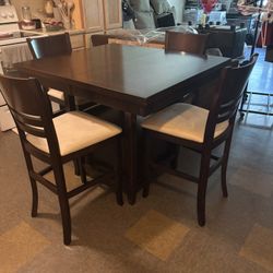 Brown Dining Room Table With 4 Chairs Great Condition
