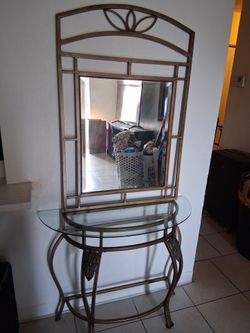 2 piece table/mirror set
