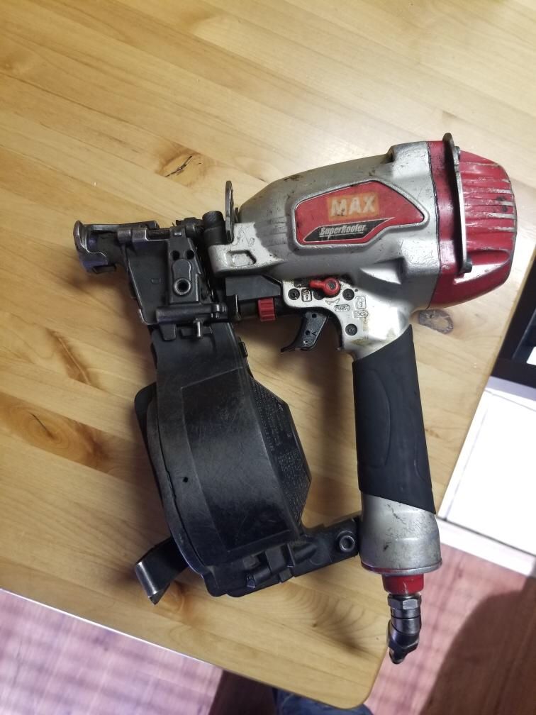 Max Roofer nail gun