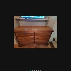 Maple Wood Dresser 