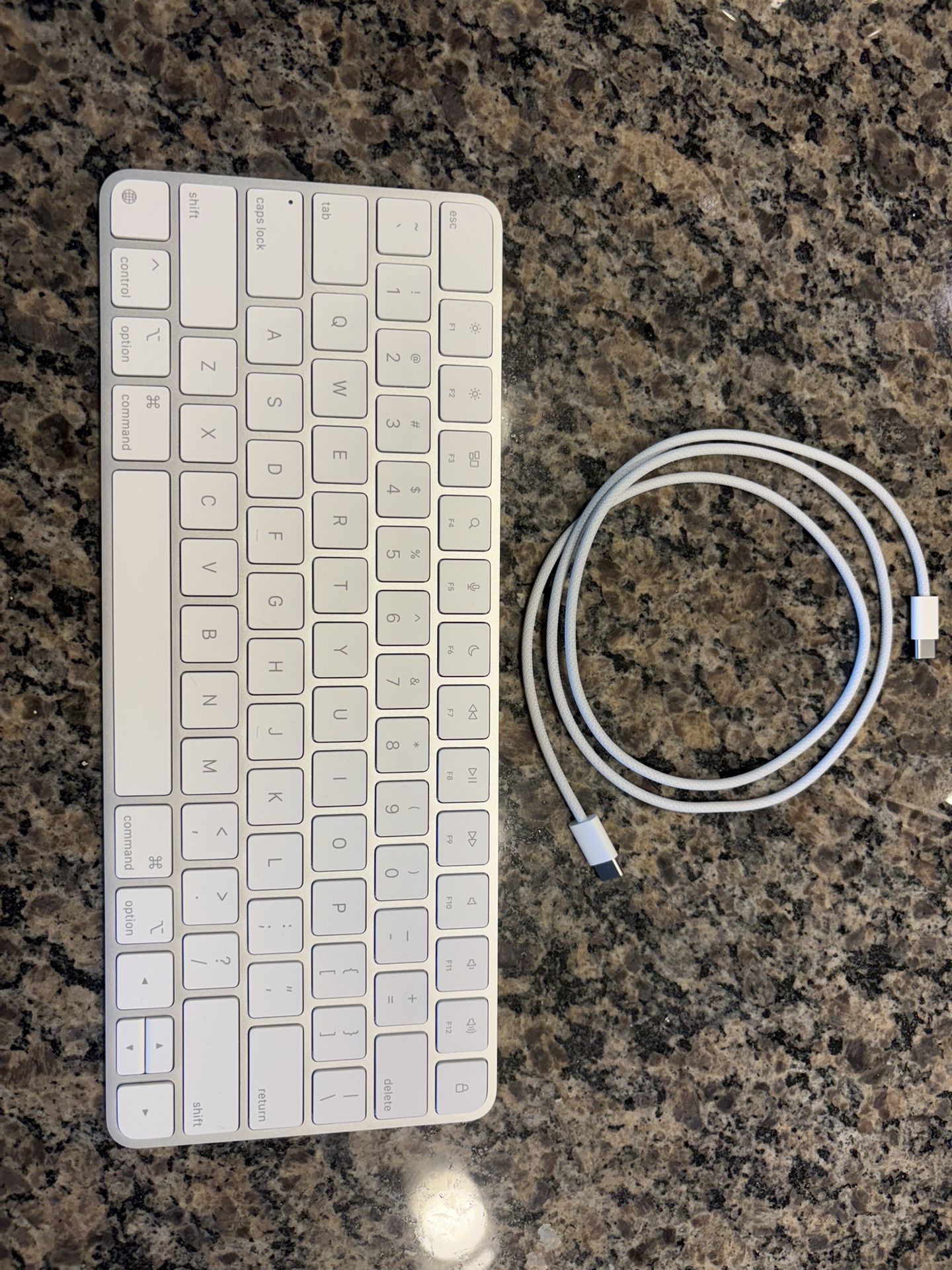 Apple Magic Keyboard - US English