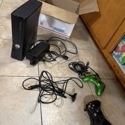Xbox 360 With All The Cords 