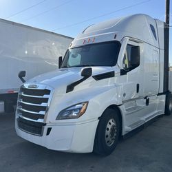 2021 Freightliner Cascadia 126