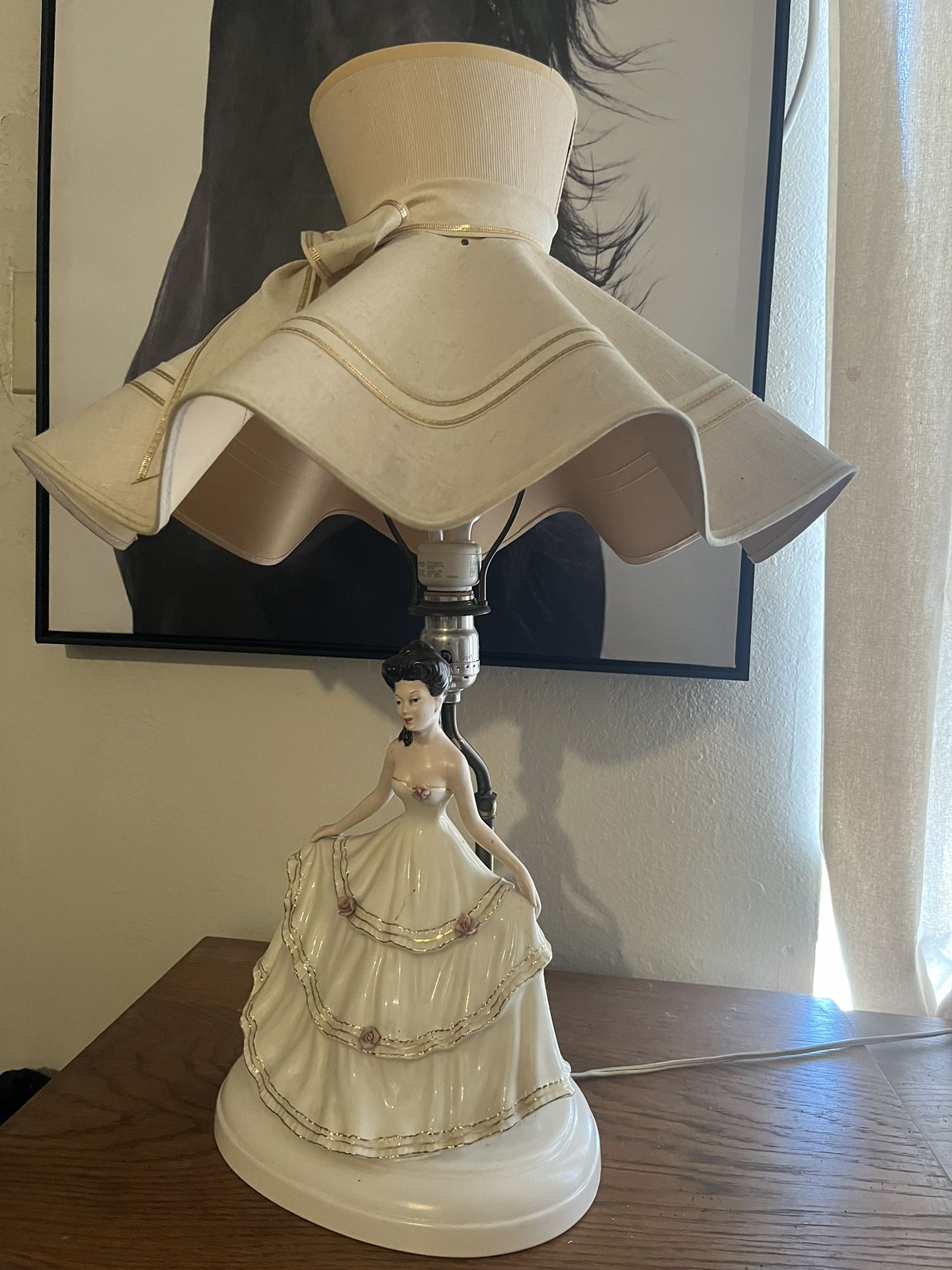 Antique Lamo