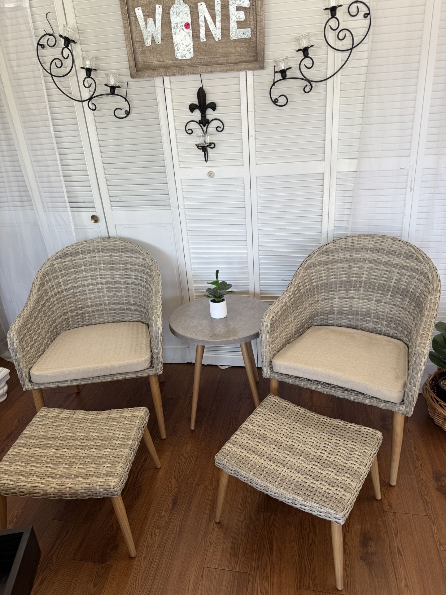 Brand New 5 Pc Patio Set